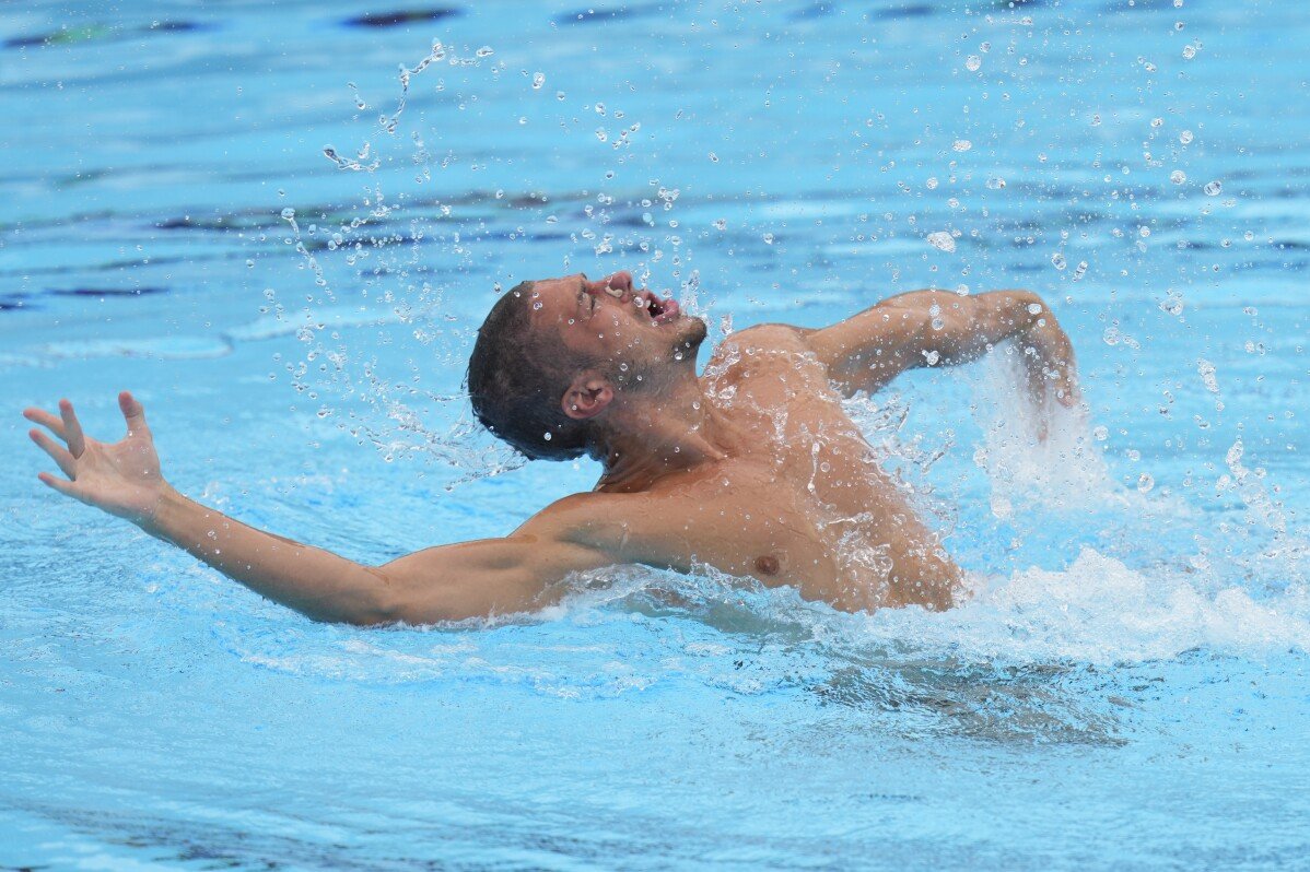 Después de que ningún hombre sea seleccionado para los Juegos Olímpicos de 2024 en natación artística, Minisini de Italia dice que está poniendo fin a su carrera